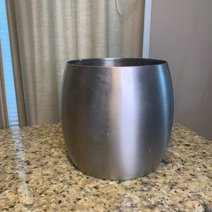 Silver bowl container